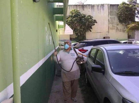 Presos são transferidos de delegacia onde 2 detentos estavam com coronavírus
