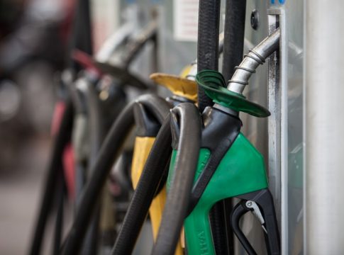 Gasolina cai R$ 0,03 após redução de 9,5% nas refinarias, aponta ANP