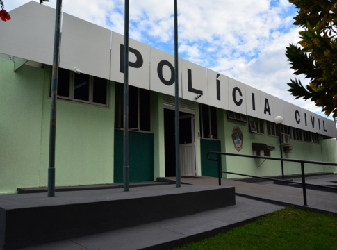 Casal é preso após matar mulher de 68 anos a facadas para roubar