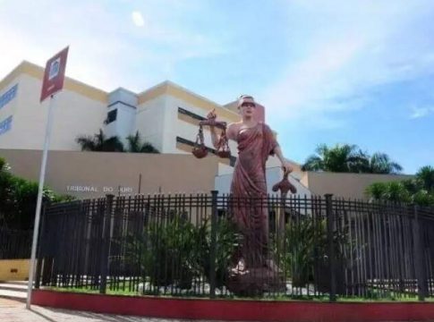 Justiça decide indenizar mulher que teve a casa vendida sem saber