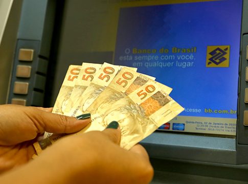 Governo encerra pagamentos de março e movimenta R$ 482 milhões na economia de MS
