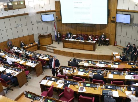 Senado aprova adiamento por um ano de eleições municipais no Paraguai