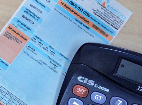 Reajuste de 6,9% na energia fica para julho, mas consumidor pagará juros