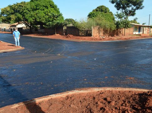 Prosseguem obras de asfalto e drenagem no Jardim Novo Eldorado