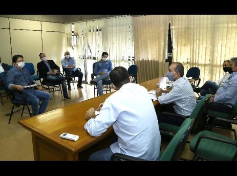 O governo não vai aumentar o salário aos servidores neste ano