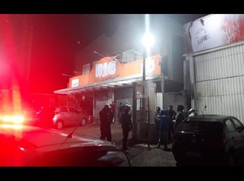 Mais de 40 comerciantes desrespeitaram toque de recolher no fim de semana