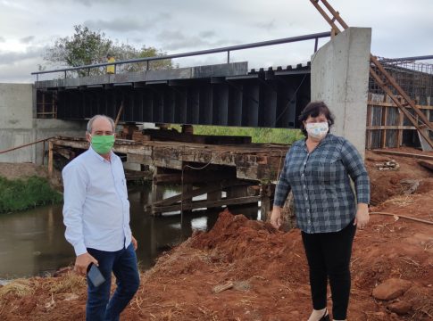 Coordenador de Governo do MS e vice-prefeita conferem andamento de três obras em Mundo Novo