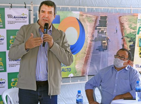 Governo do Estado discute ações de combate à Covid-19 e assina convênio para obras de infraestrutura em Amambai