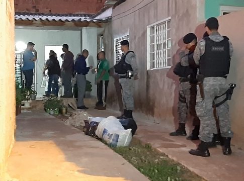 Barbeiro que comprou casa com dono enterrado dentro por serial killer quer fazer ‘altar’