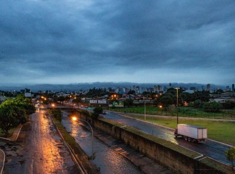 Frente fria atravessa MS nesta quinta e temperatura máxima cai para 27°C