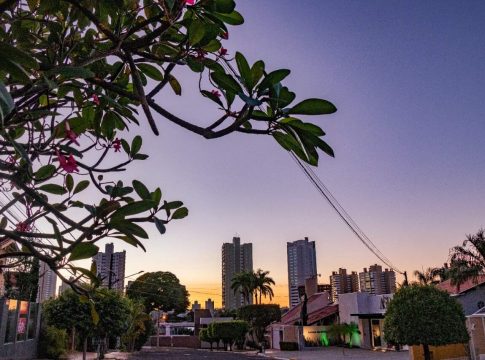Apesar do amanhecer frio, dia será de sol com máximas de 27ºC no Estado