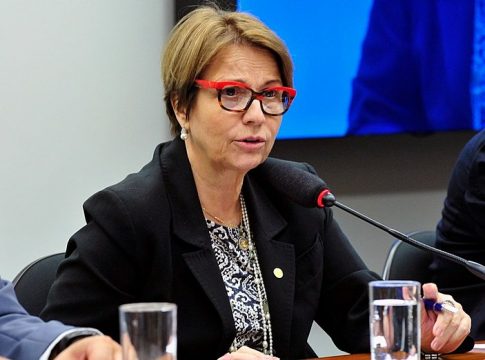 Entidades manifestam receio de demissão da ministra da Agricultura