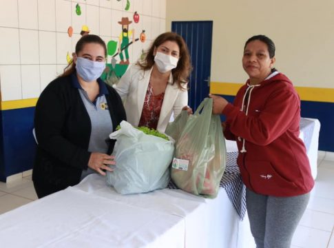 Prefeitura de Iguatemi entrega 580 kits de merenda escolar