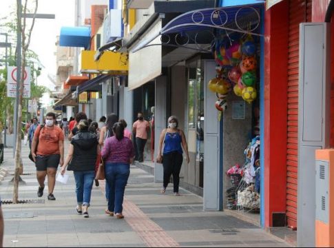 Deputados querem regime de urgência na revisão de feriados
