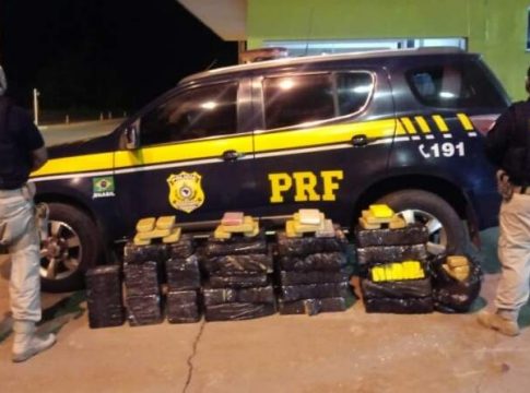 Motorista foge durante abordagem e abandona carreta com quase 250 kg de cocaína