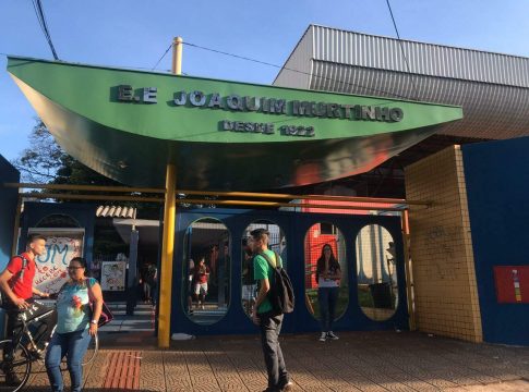 Aulas na Rede Estadual não voltam antes de agosto, anuncia governador