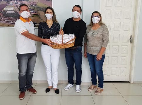 Universidade Anhanguera doa máscaras para servidores da Saúde de Eldorado