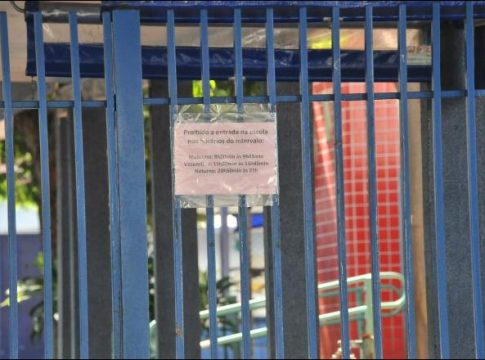 Aulas ficar suspensas por pelo menos mais um mês