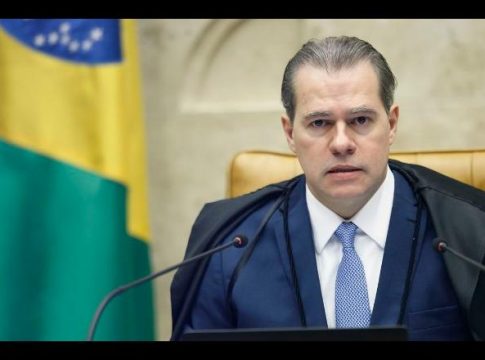 Toffoli quer parecer da PGR para arquivar ação contra foro