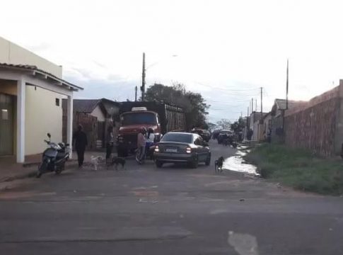 Homem é executado a tiros na fronteira quando chegava em comércio