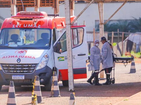 Pandemia mata tanto quanto assassinatos e o dobro do trânsito
