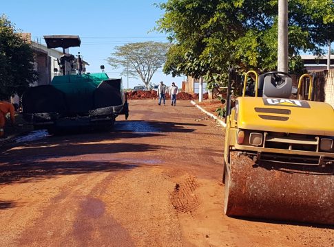 ESGOTO E RECAPEAMENTO: Japorã virou um canteiro de obras
