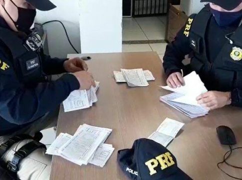 Motorista com mais de R$ 49,2 mil em multas atrasadas é flagrado pela PRF