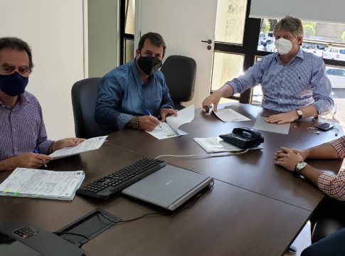 Prefeitura de Tacuru e Governo do MS assinam Convênio de R$ 483 mil para investimentos no laticínio