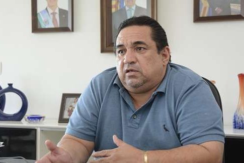 Prefeito trabalha pela família: a dele recebe R$ 108 mil mensais