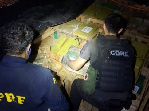 PRF apreende 5 toneladas de maconha que abasteceriam tráfico no Complexo da Maré