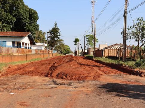 Mais três ruas do Monte Castelo preparadas para asfalto em Itaquiraí