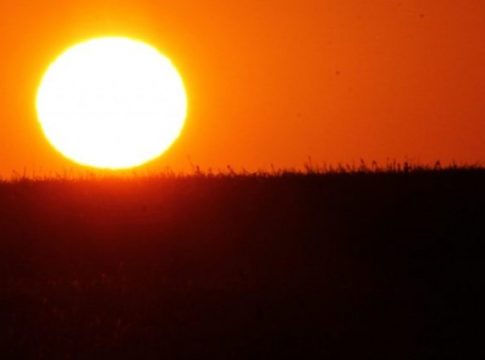 Calorão se repete e umidade do ar pode atingir estado crítico neste sábado