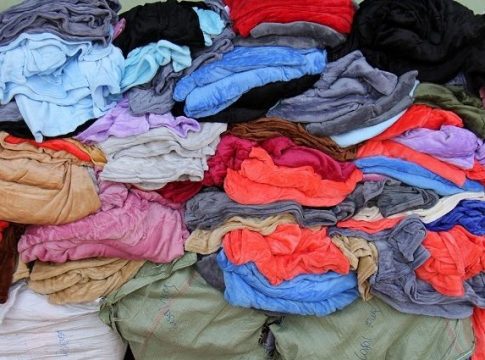 Governo compra 80 mil cobertores para distribuir nos 79 municípios