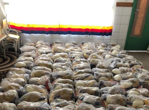 Eldorado entrega cestas básicas para 1.480 alunos da Rede Municipal