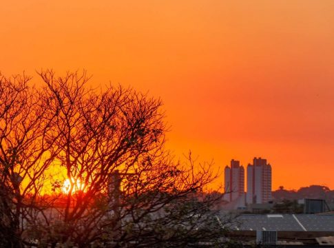 Semana começa sem expectativa de chuva e tempo continua quente e seco em MS