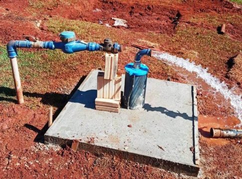 Prefeitura constrói poço artesiano em escola do assentamento Santo Antônio