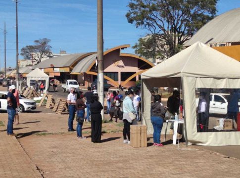 Paraguai prevê reabertura de lojas a brasileiros em setembro