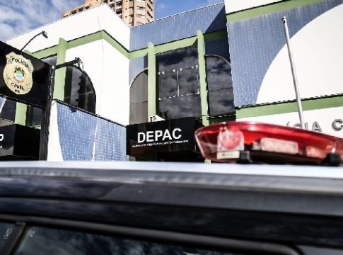 Filho encontra pai morto imprensado por porta ao ir comemorar Dia dos Pais