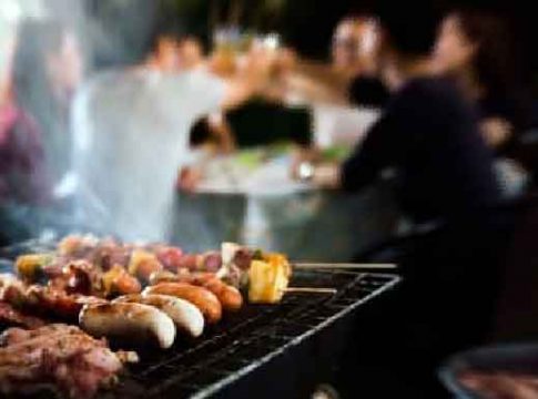 Funcionários da saúde e da comissão de combate a pandemia são flagrados em festa do laço