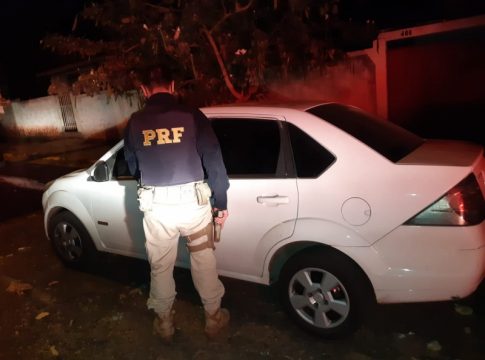 Carro roubado no Rio De Janeiro é recuperado em Guaíra e quatro são presos