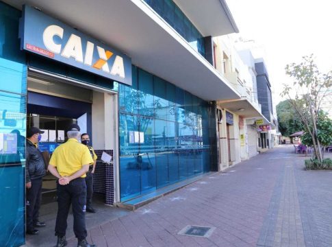 Auxílio de R$ 600 é depositado nesta 4ª feira para nascidos em abril