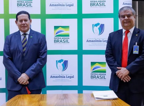 Senador Nelsinho e General Mourão discutem reativação do Parlamento Amazônico