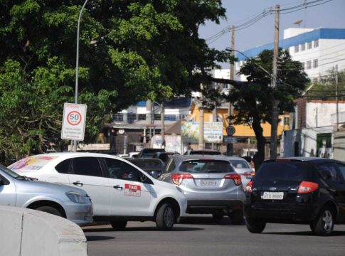 Senado aumenta limite de pontos e dá prazo de 10 anos para renovar habilitação