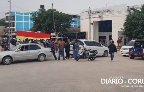 Bolivianos fazem mobilização e pedem reabertura da fronteira com MS