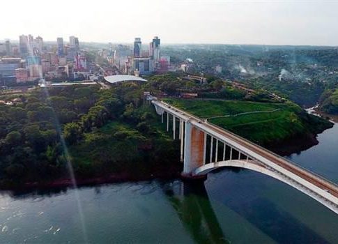 Ponte da Amizade abre até dia 15 de outubro e cerimônia deve ter Bolsonaro e Benítez na fronteira