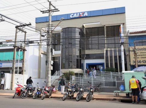 Caixa deposita auxílio emergencial nesta 2ª feira para nascidos em fevereiro