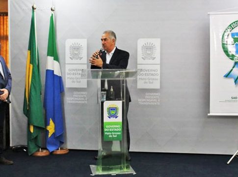 Governador divulga pagamento de outubro e diz que servidor pode escolher data do 13°
