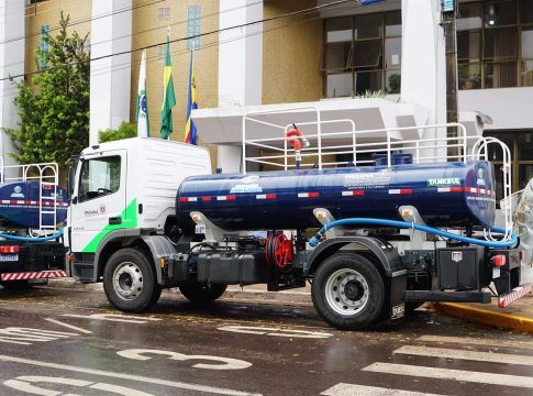 Guaíra recebe caminhão pipa 0Km