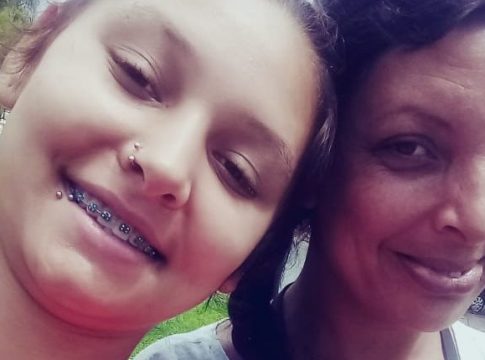 Assassinada com 10 tiros, Yasmin tentava se livrar do ex que a levou para o crime ainda adolescente, relata mãe