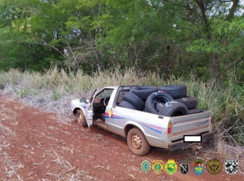 PF e BPFron apreendem veículo carregado com pneus e eletrônicos em Guaíra
